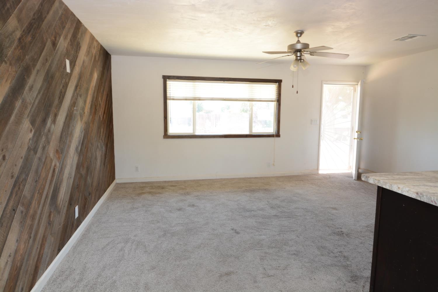 5731 E Bernadine Dr, Fresno, CA 93727