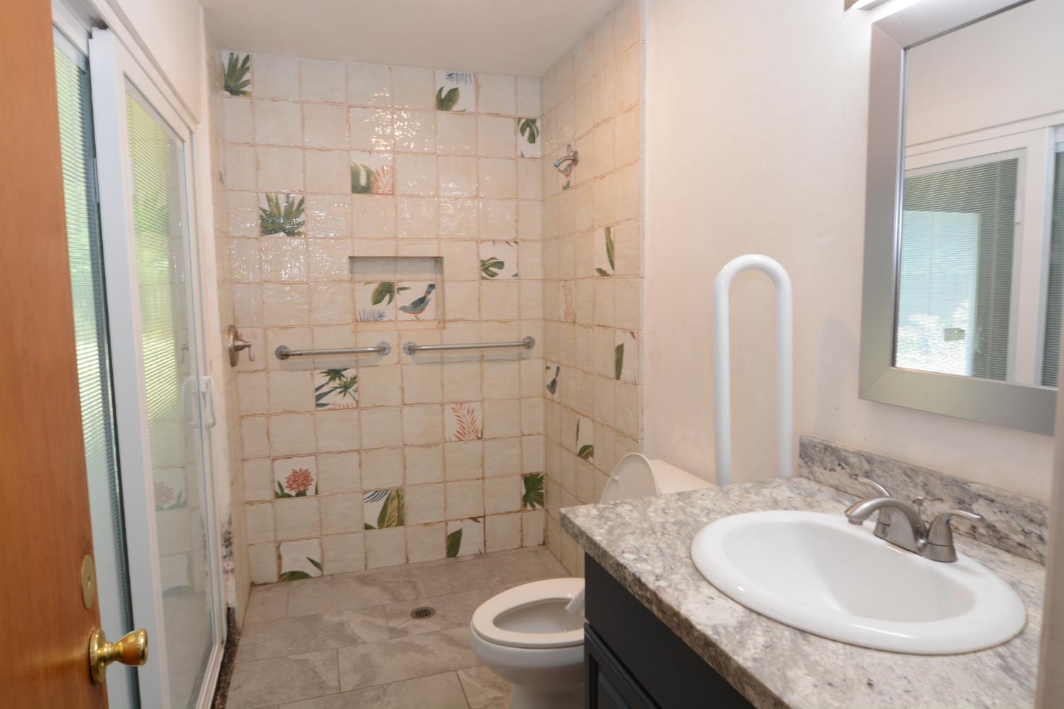 5731 E Bernadine Dr, Fresno, CA 93727