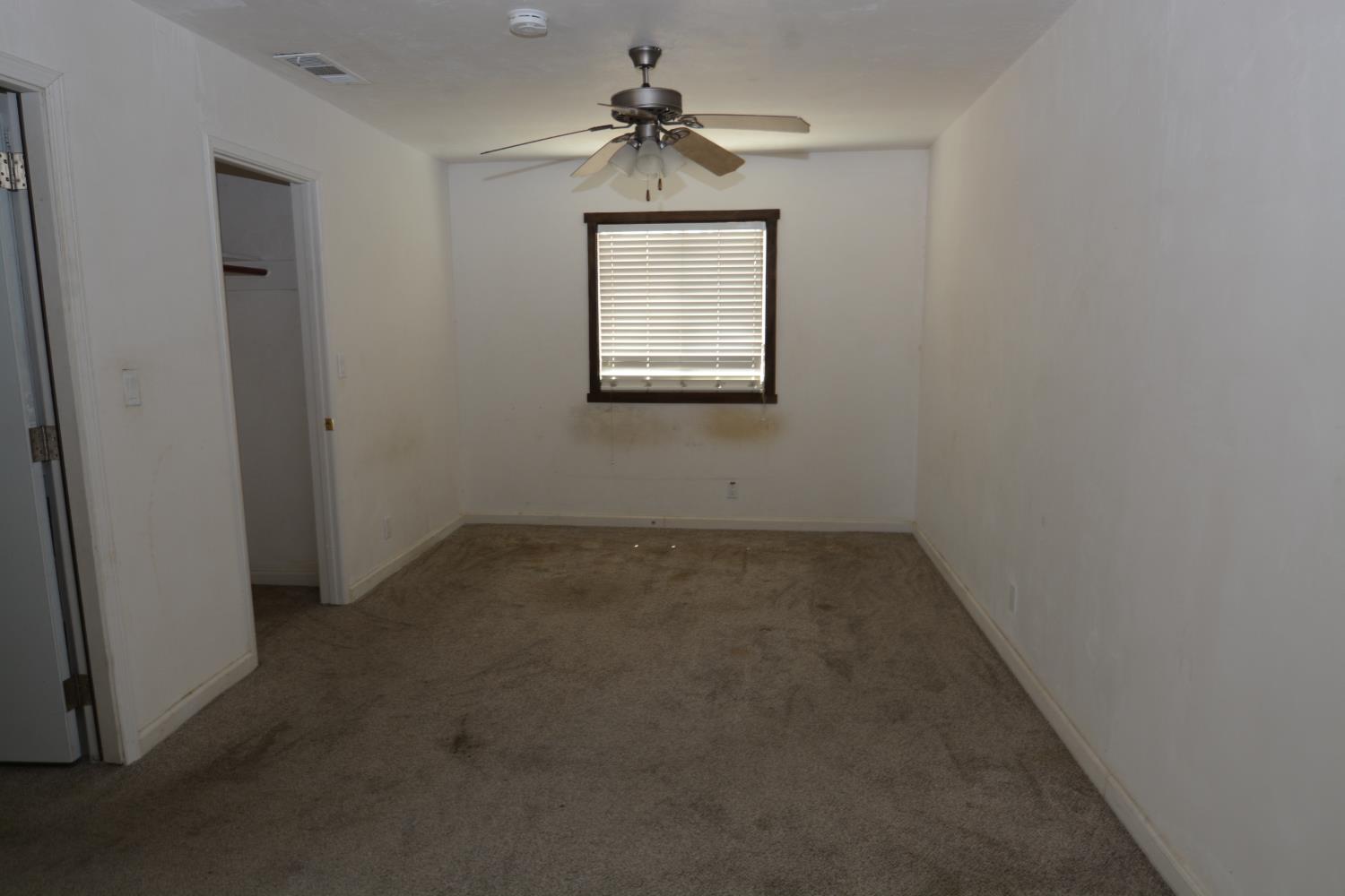 5731 E Bernadine Dr, Fresno, CA 93727