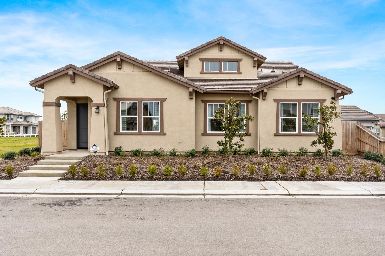 972 Dana Rd W, Madera, CA 93636