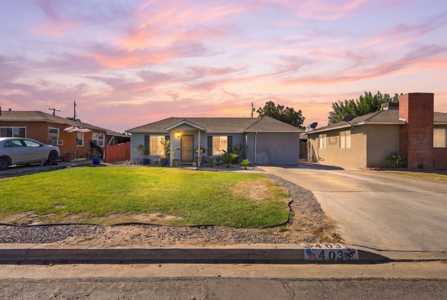 403 E Elm St, Hanford, CA 93230