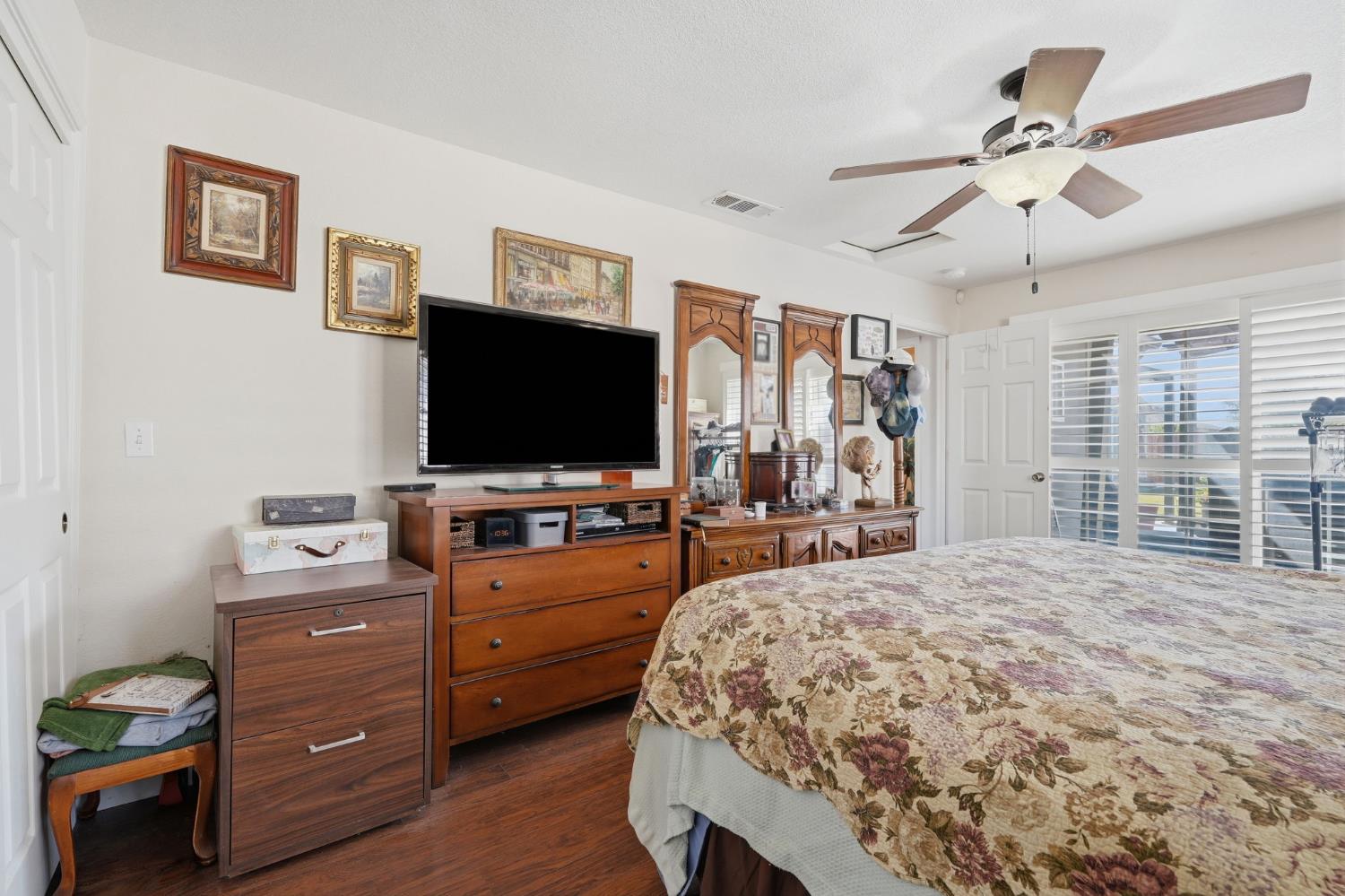 403 E Elm St, Hanford, CA 93230
