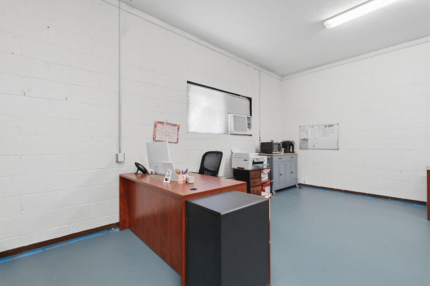208 E 4th St, Hanford, CA 93230