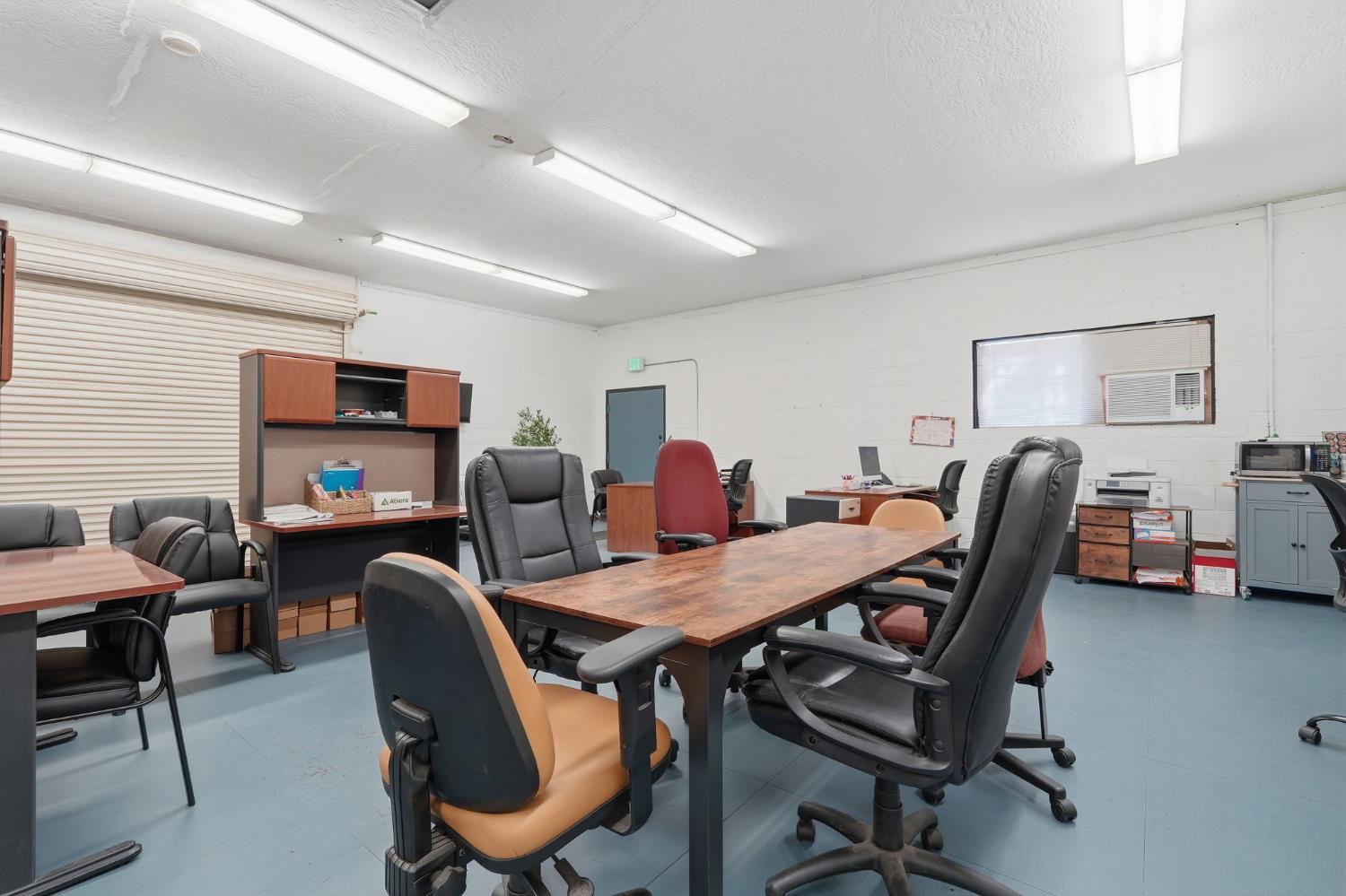 208 E 4th St, Hanford, CA 93230