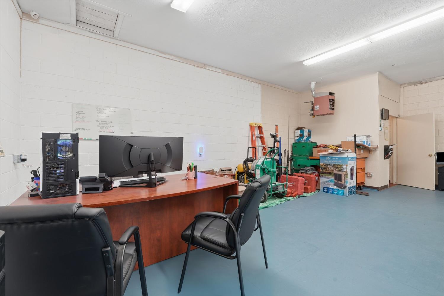208 E 4th St, Hanford, CA 93230