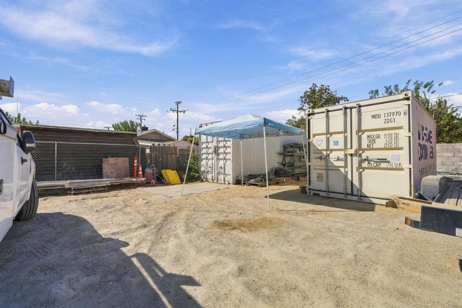 208 E 4th St, Hanford, CA 93230