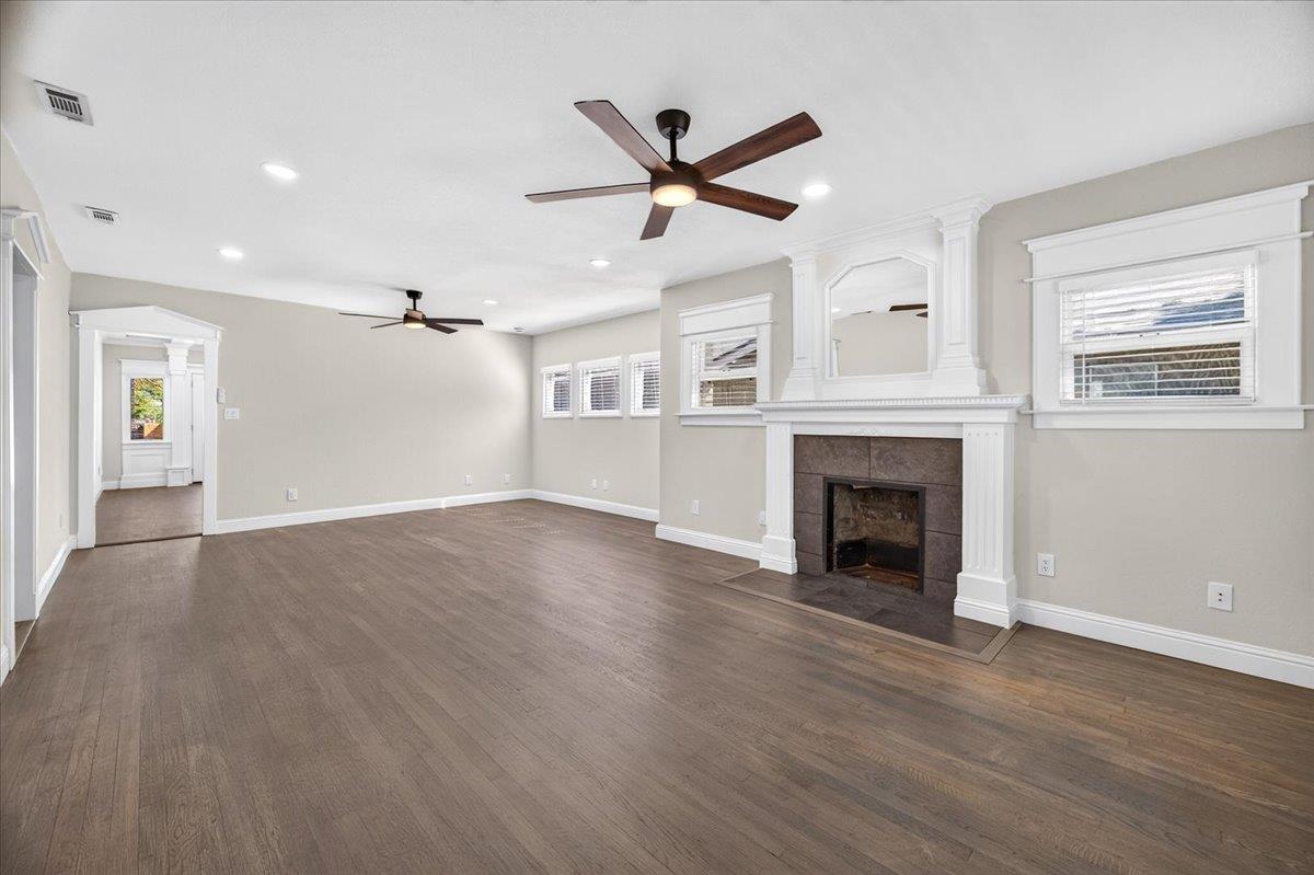 926 N Thorne, Fresno, CA 93728