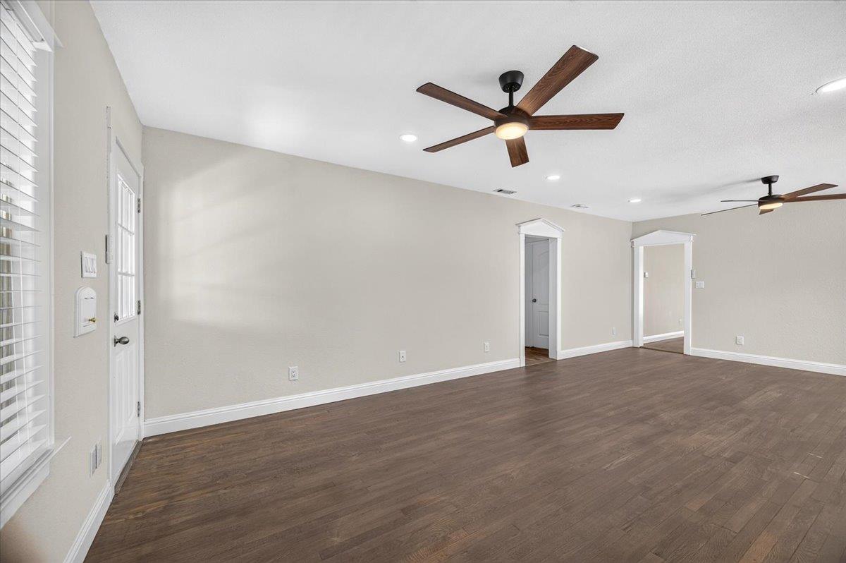 926 N Thorne, Fresno, CA 93728