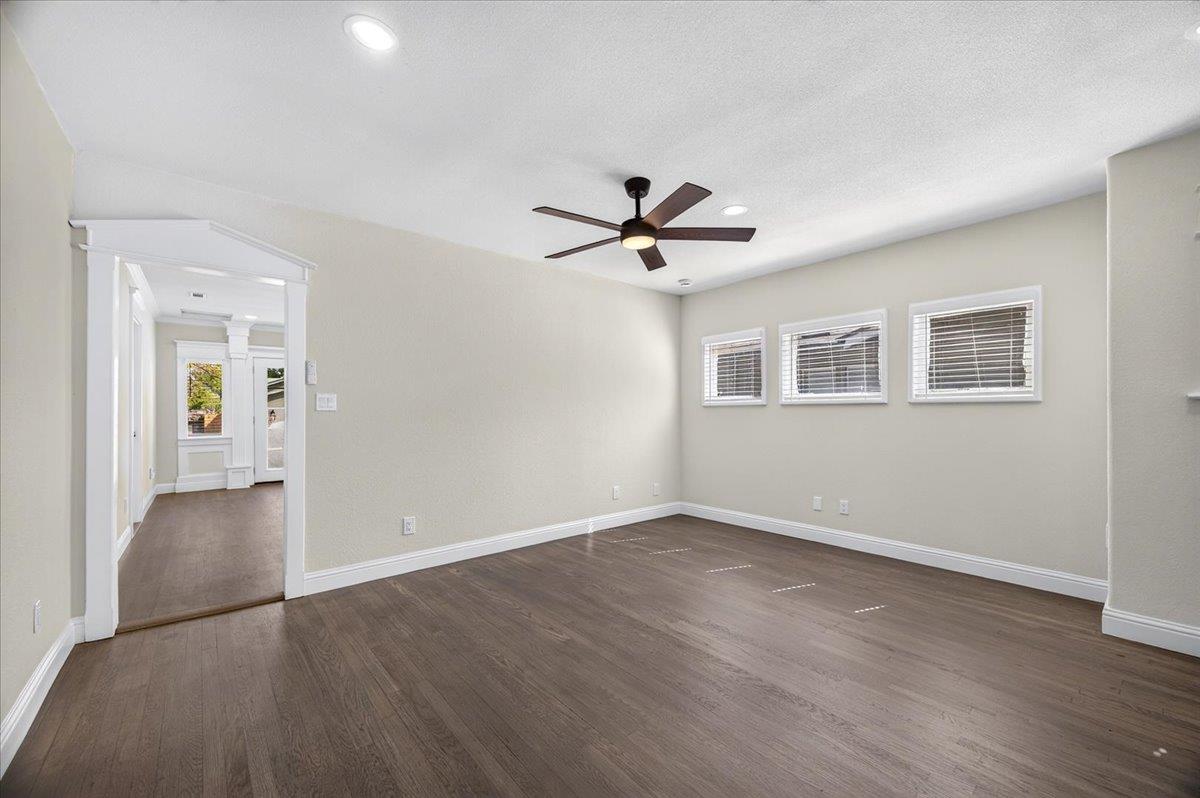 926 N Thorne, Fresno, CA 93728