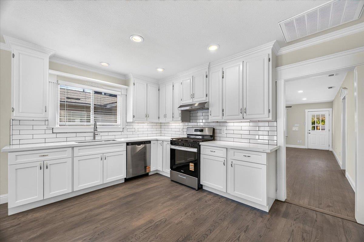 926 N Thorne, Fresno, CA 93728