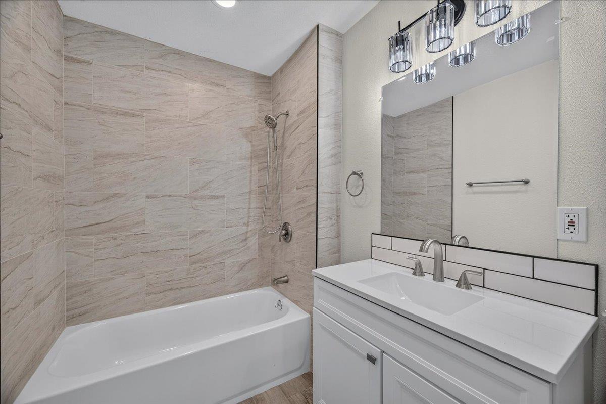 926 N Thorne, Fresno, CA 93728