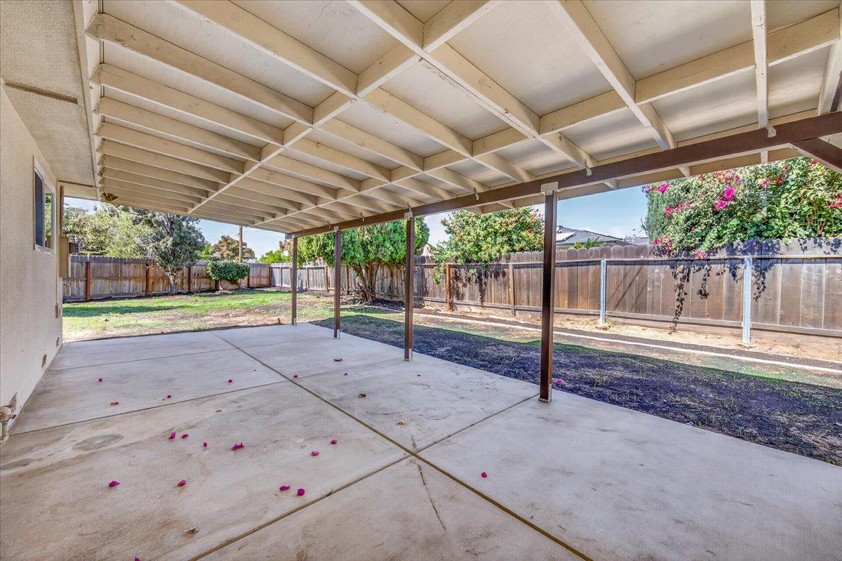 957 W Pico, Clovis, CA 93612