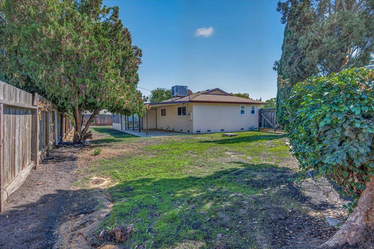 957 W Pico, Clovis, CA 93612