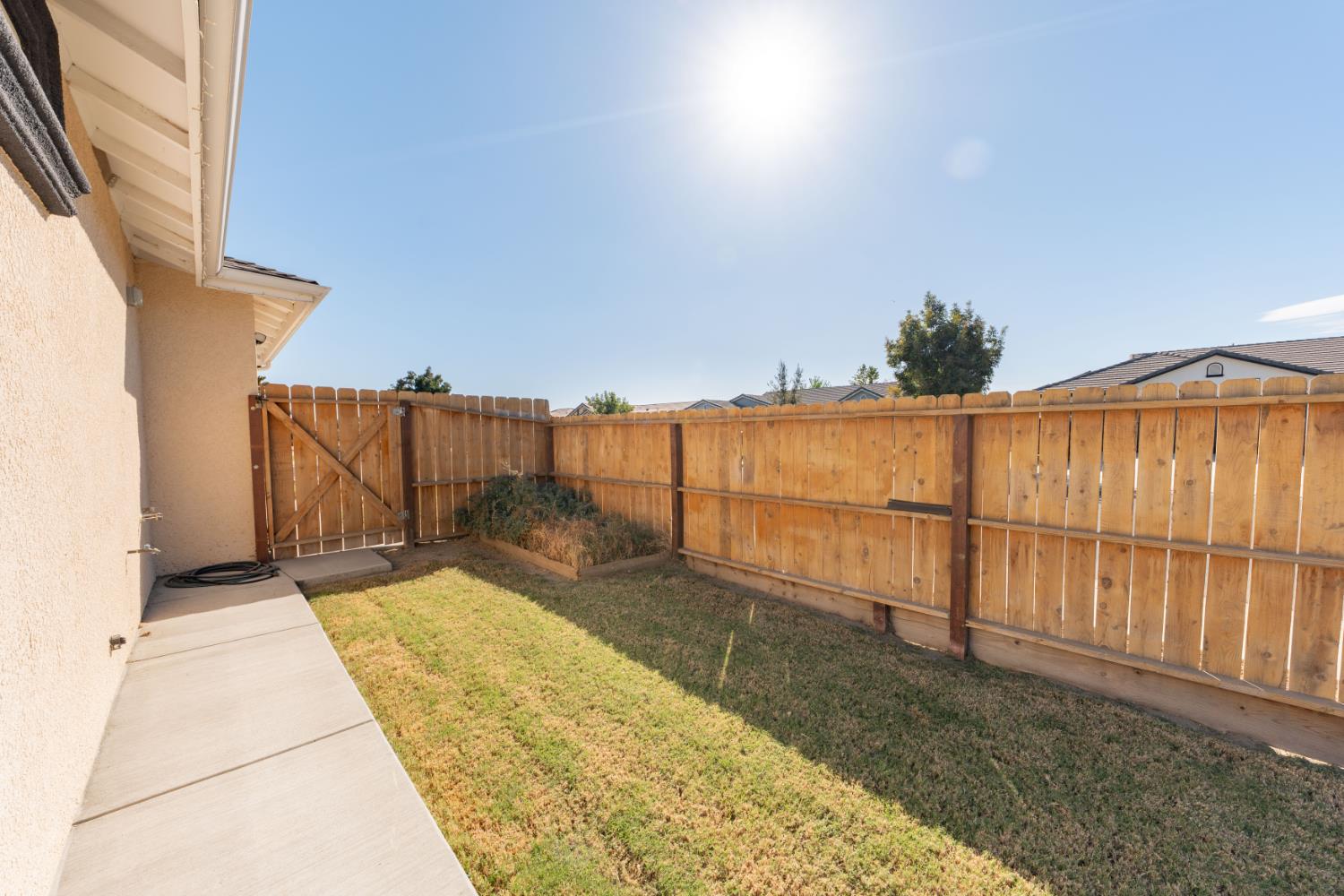 634 E San Miguel St, Hanford, CA 93230