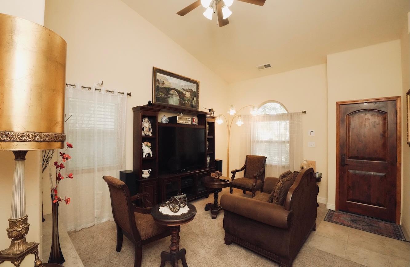 5445 N Salinas Ave, Fresno, CA 93722