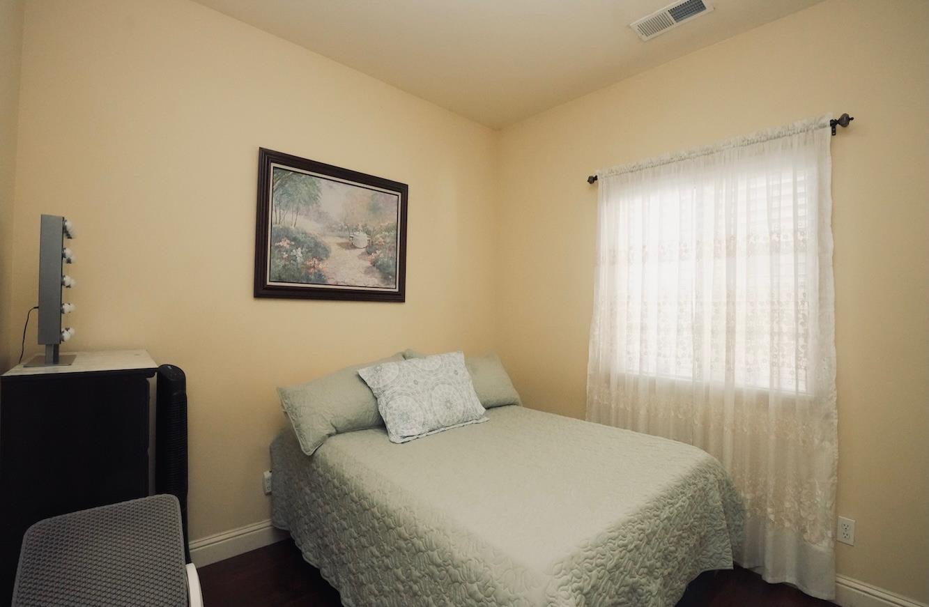 5445 N Salinas Ave, Fresno, CA 93722