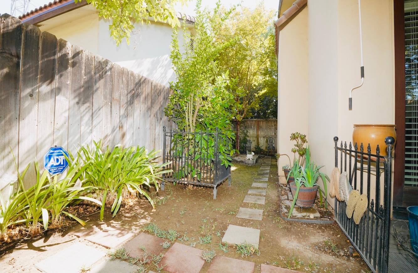 5445 N Salinas Ave, Fresno, CA 93722