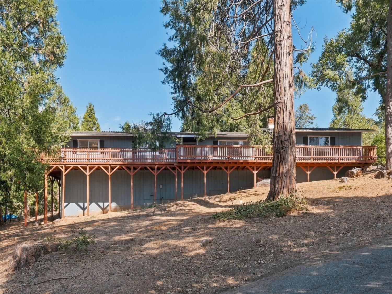 33298 Vista Dr W, North Fork, CA 93643