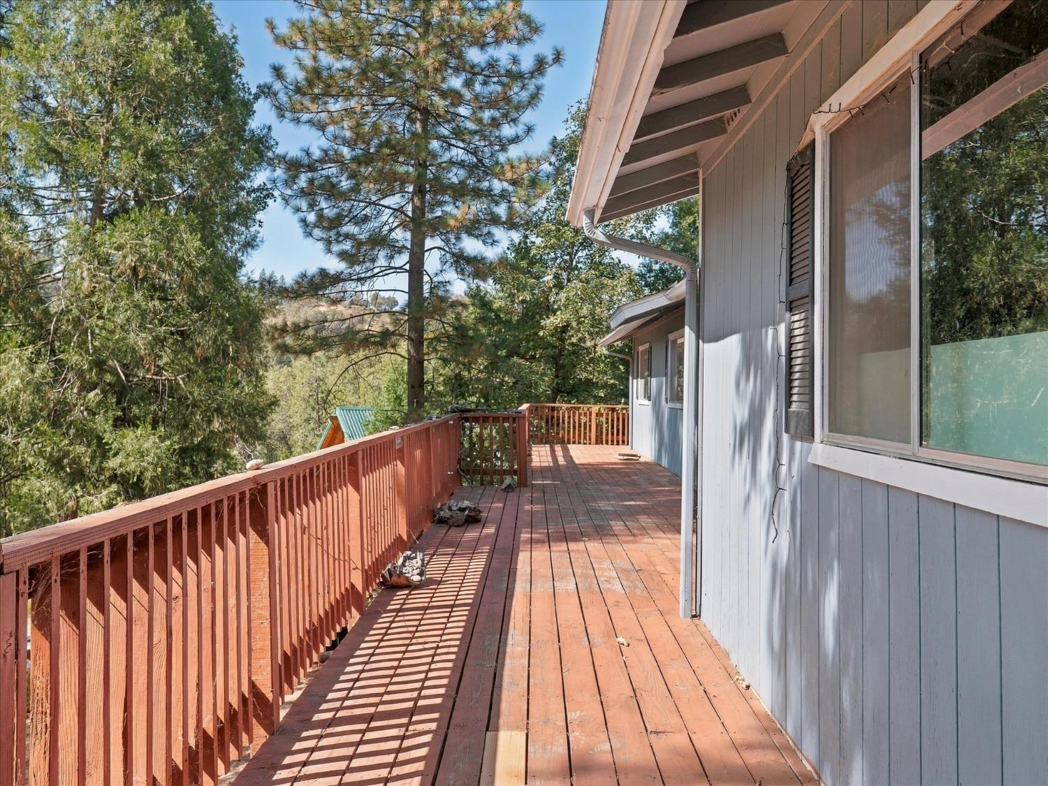 33298 Vista Dr W, North Fork, CA 93643