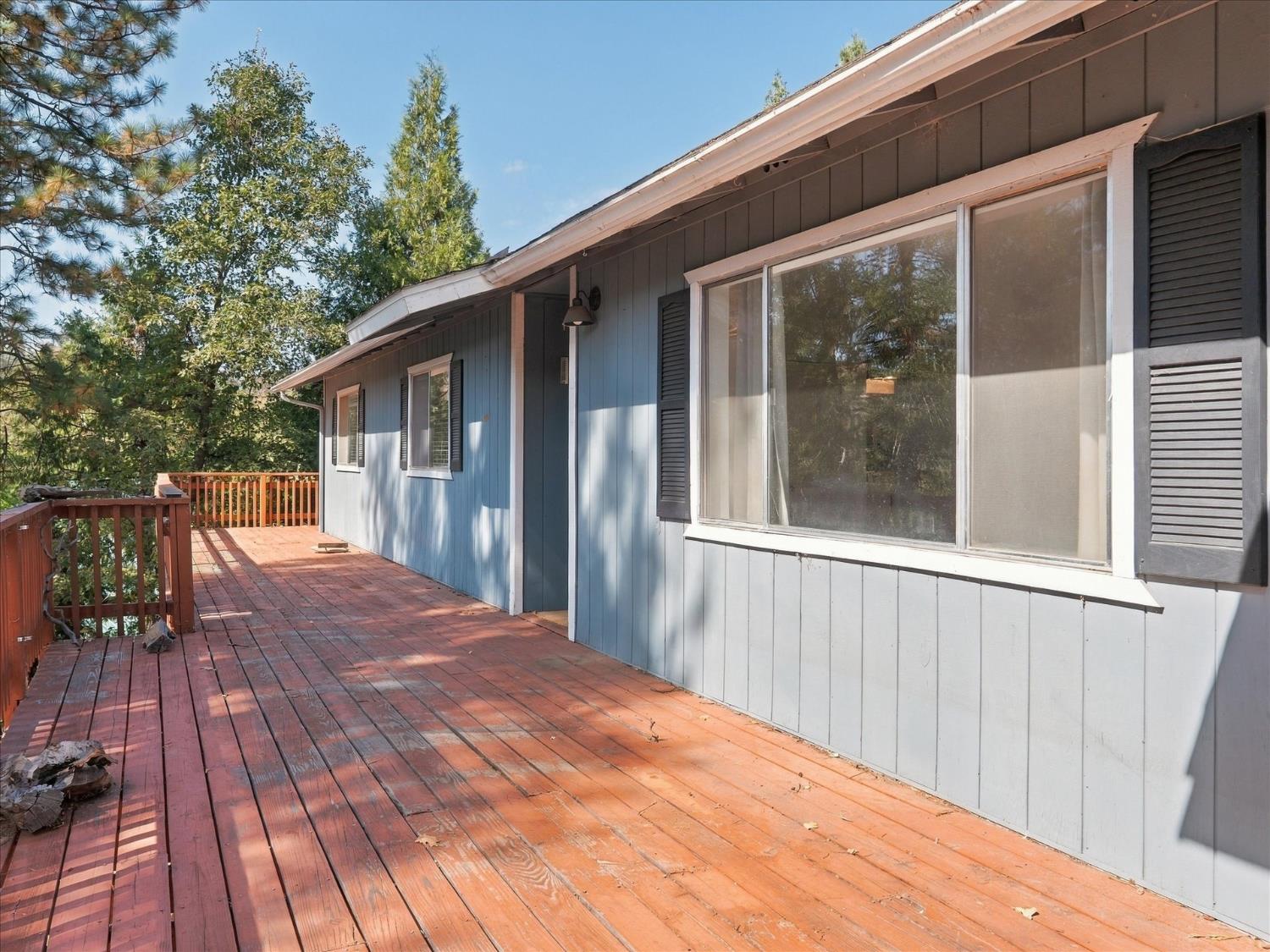 33298 Vista Dr W, North Fork, CA 93643