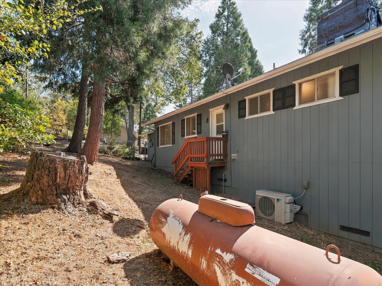 33298 Vista Dr W, North Fork, CA 93643