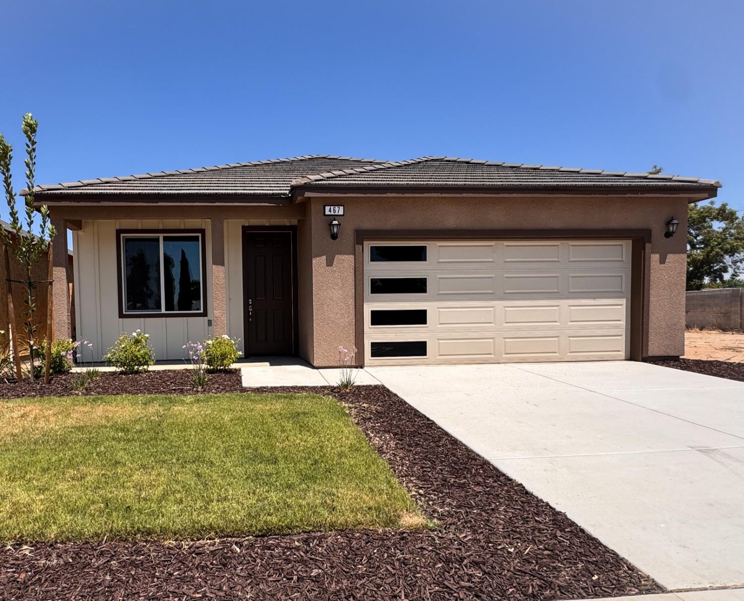 467 Gibson Ave, Clovis, CA 93612