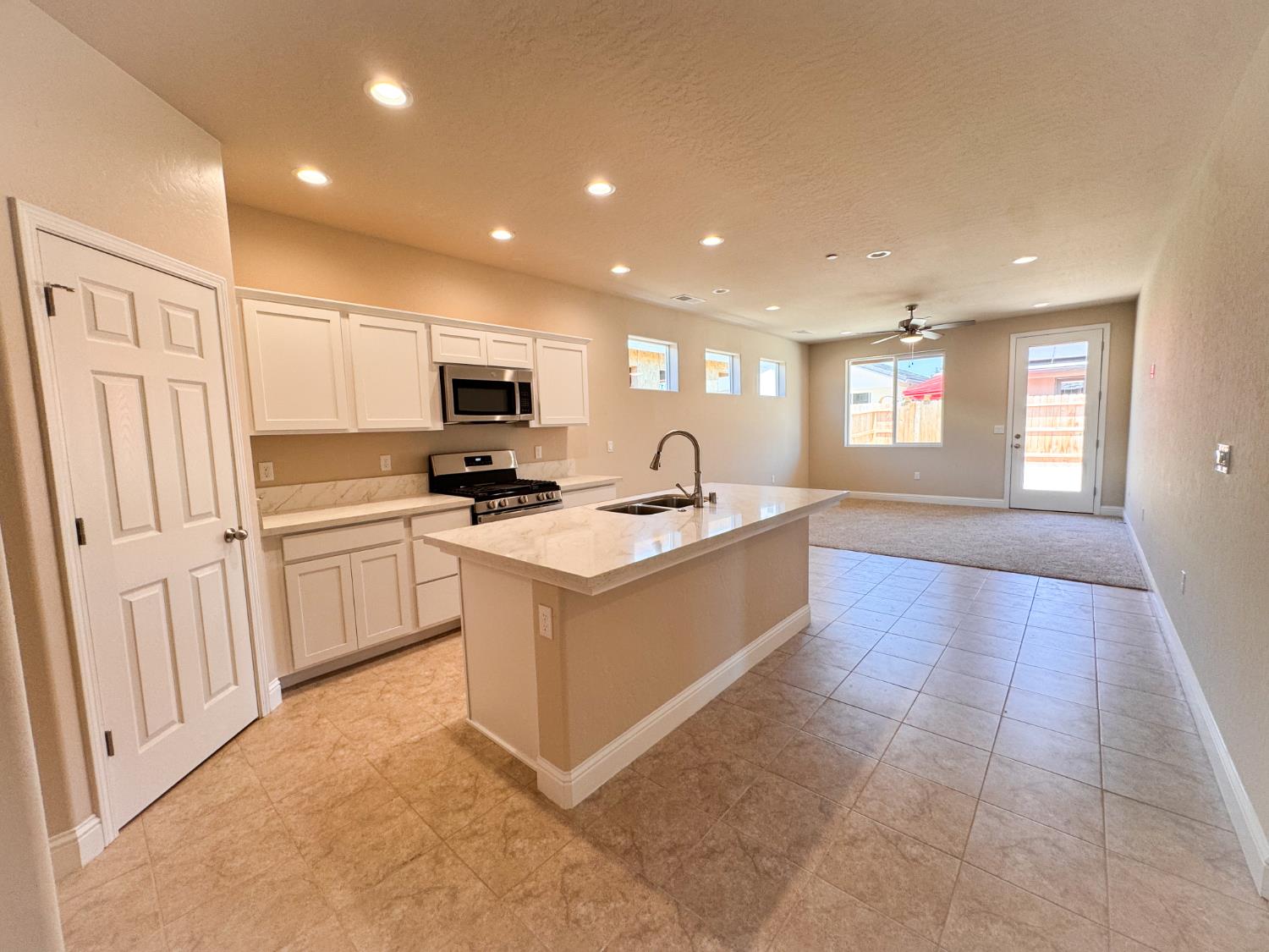 467 Gibson Ave, Clovis, CA 93612