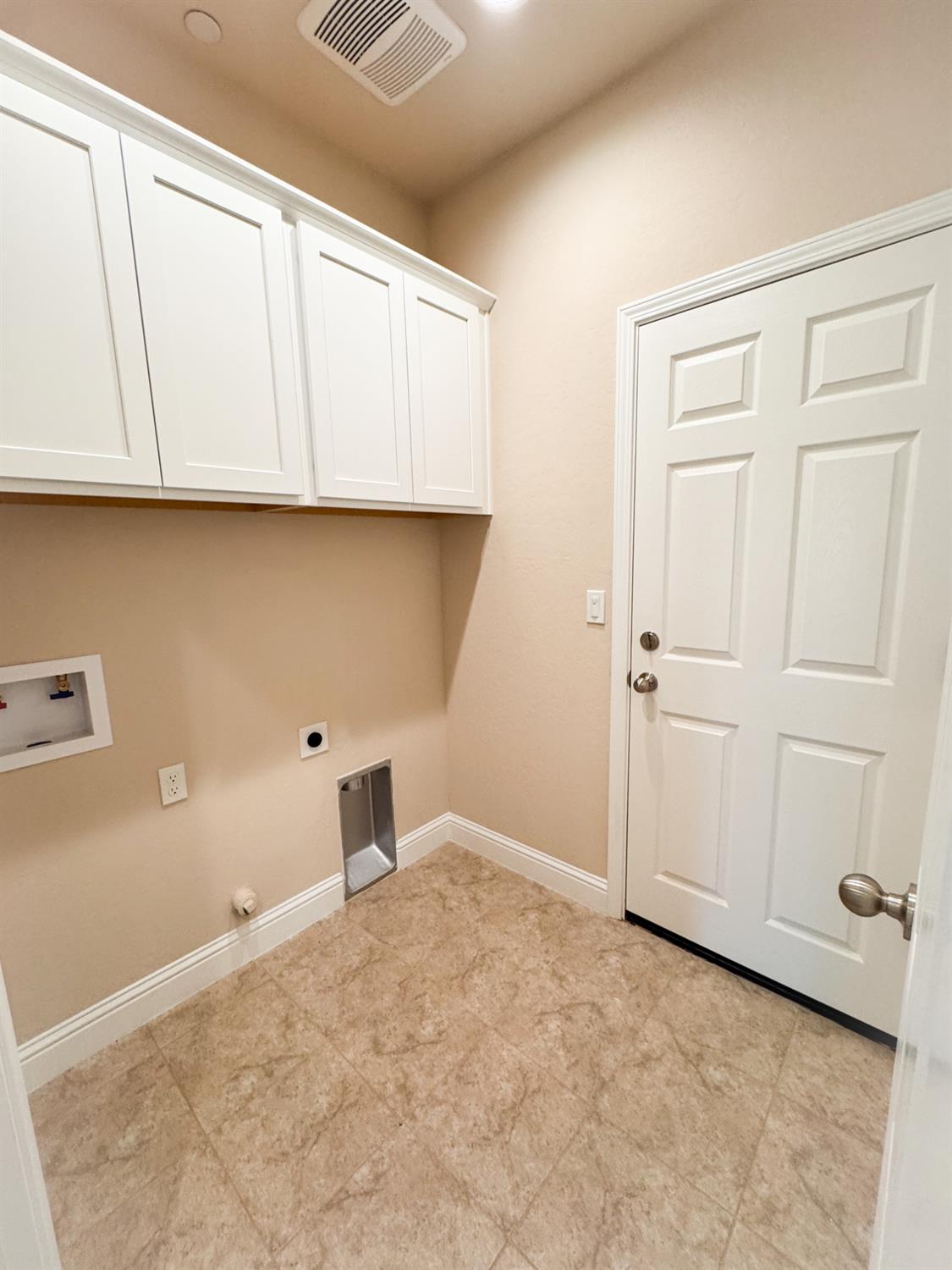 467 Gibson Ave, Clovis, CA 93612