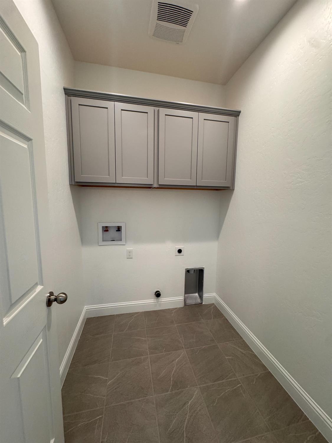 412 W Escalon Ave, Clovis, CA 93612