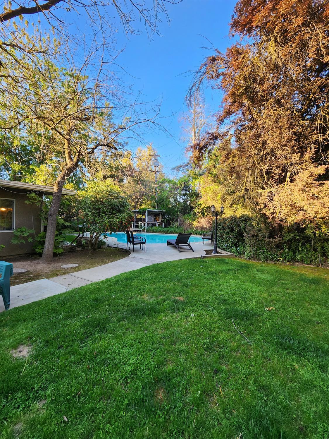 6672 N Woodson Ave, Fresno, CA 93711