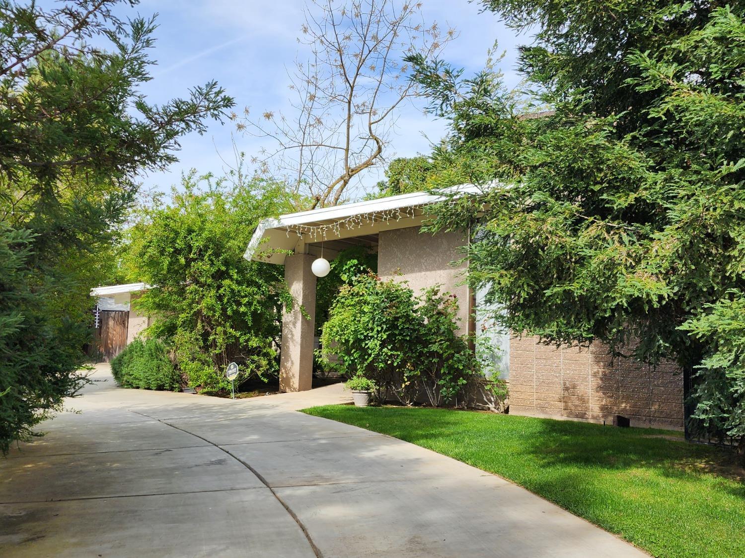 6672 N Woodson Ave, Fresno, CA 93711