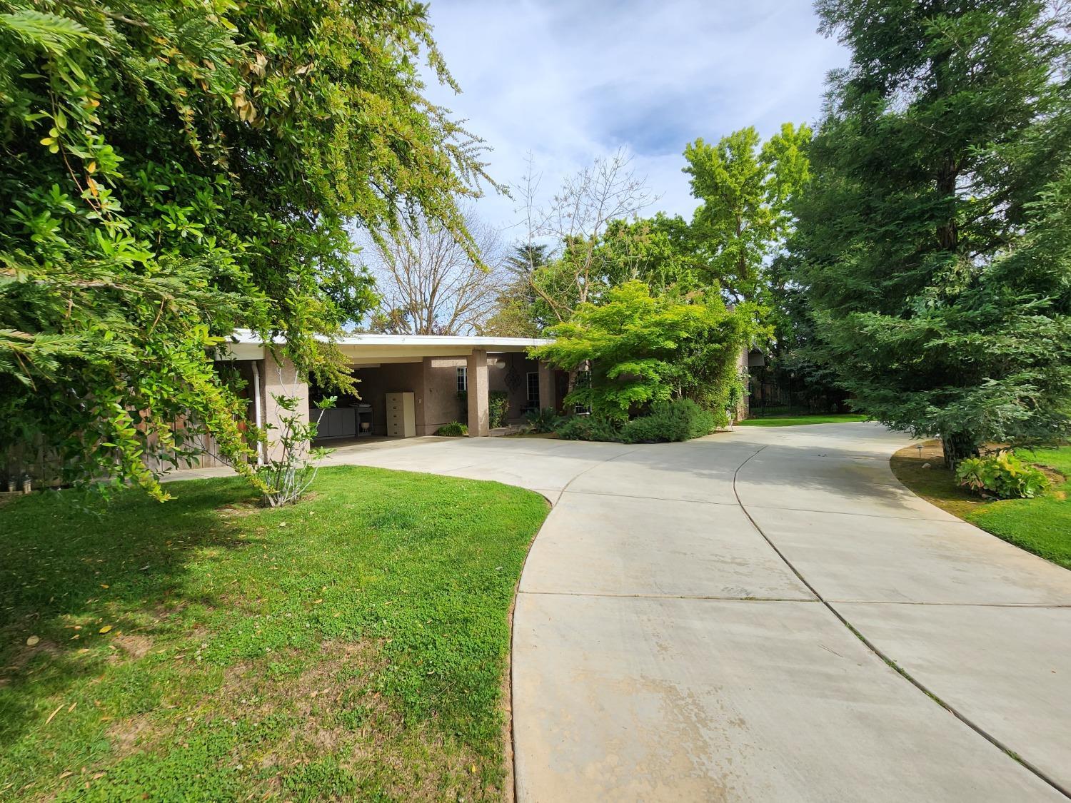 6672 N Woodson Ave, Fresno, CA 93711