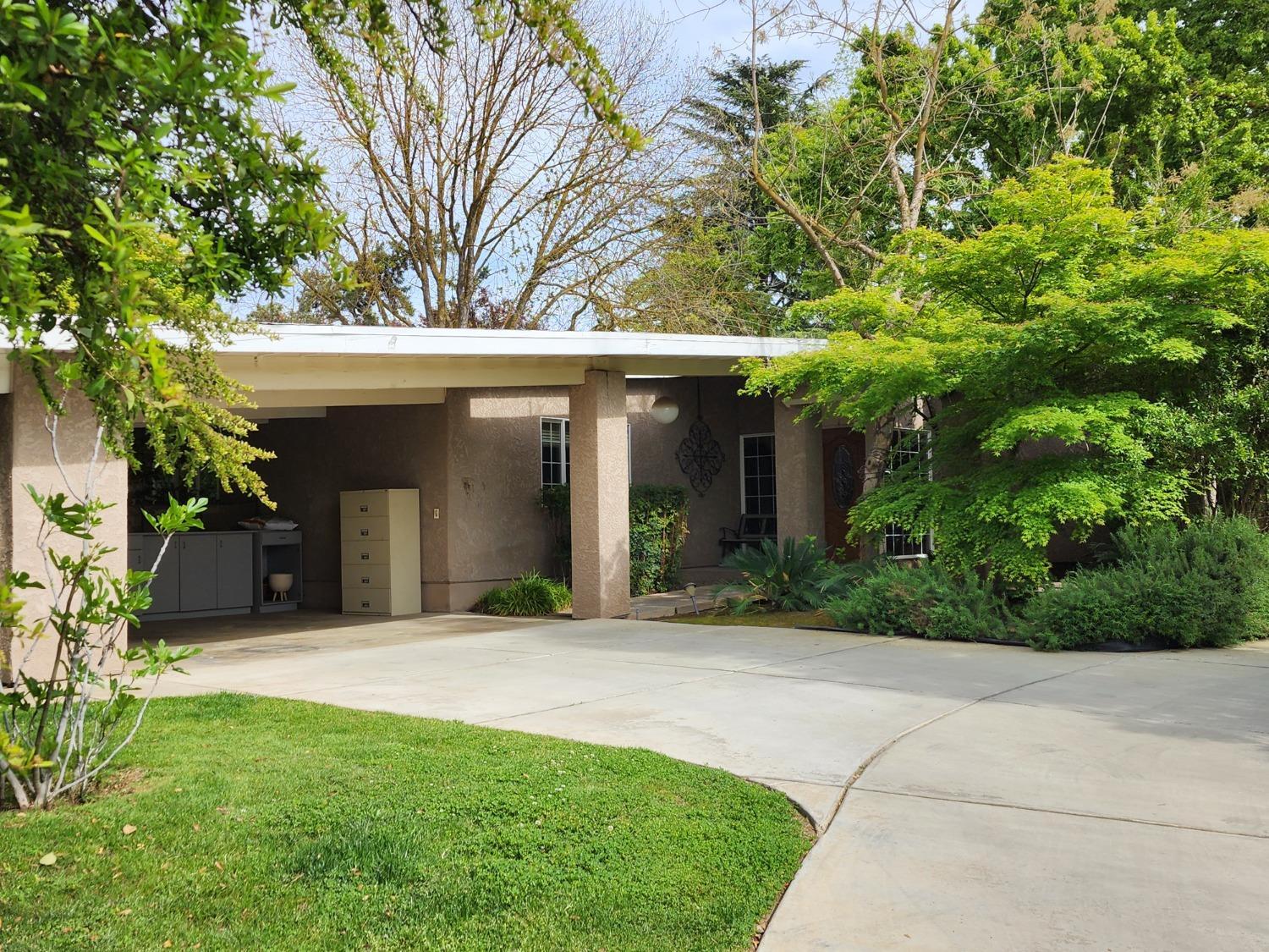 6672 N Woodson Ave, Fresno, CA 93711