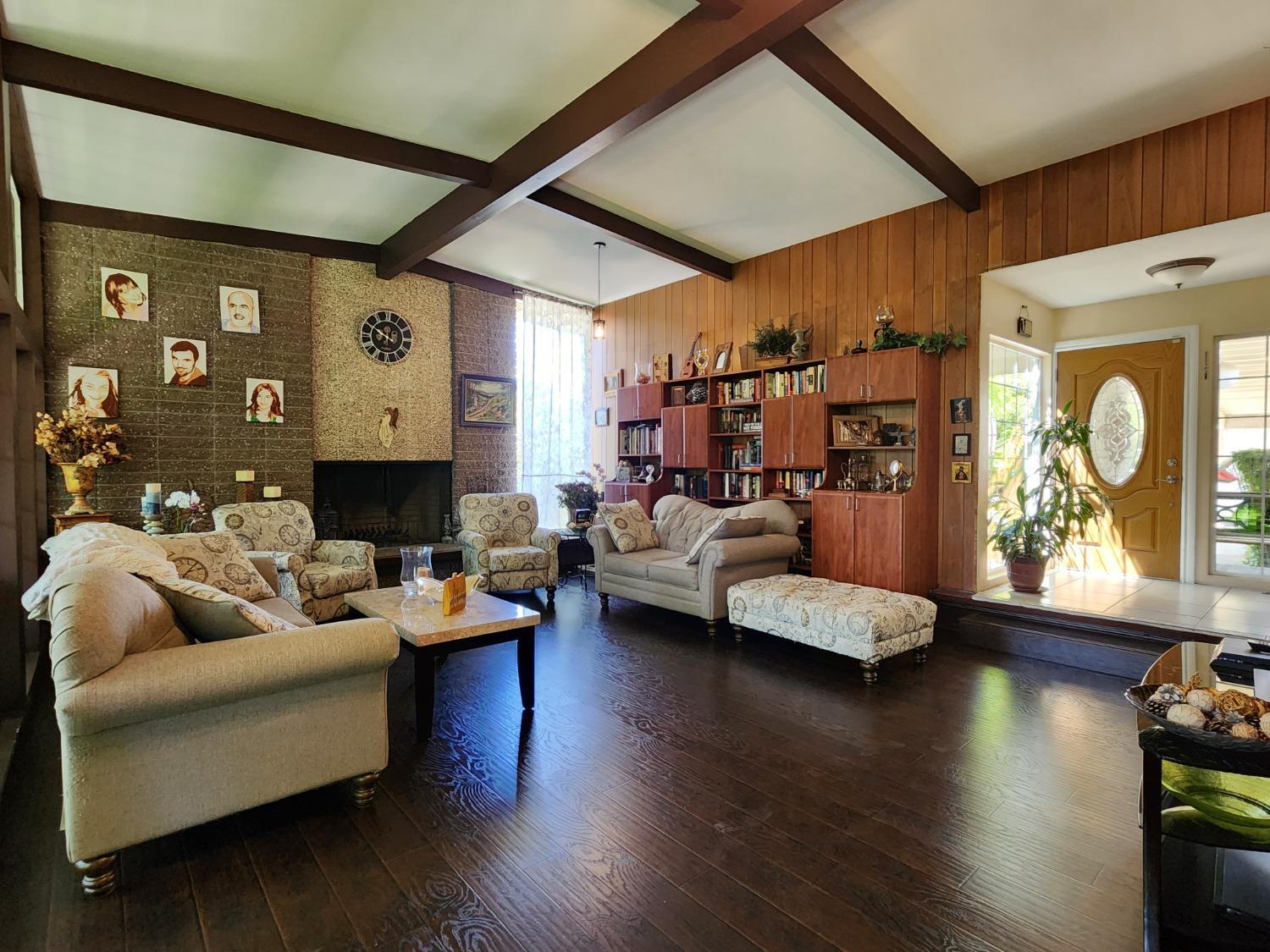 6672 N Woodson Ave, Fresno, CA 93711