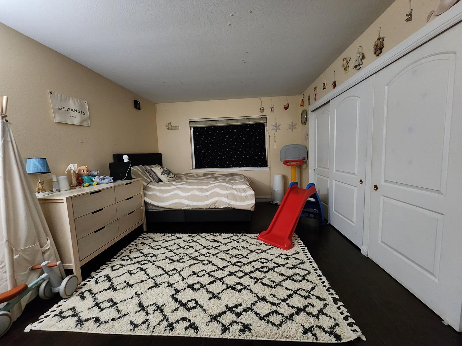 6672 N Woodson Ave, Fresno, CA 93711