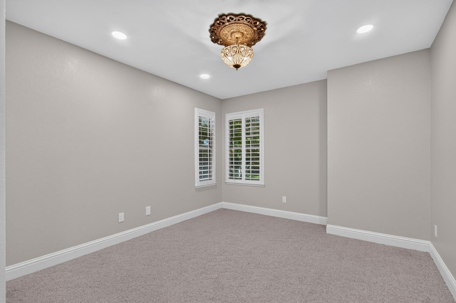 645 E Champlain #129, Fresno, CA 93730