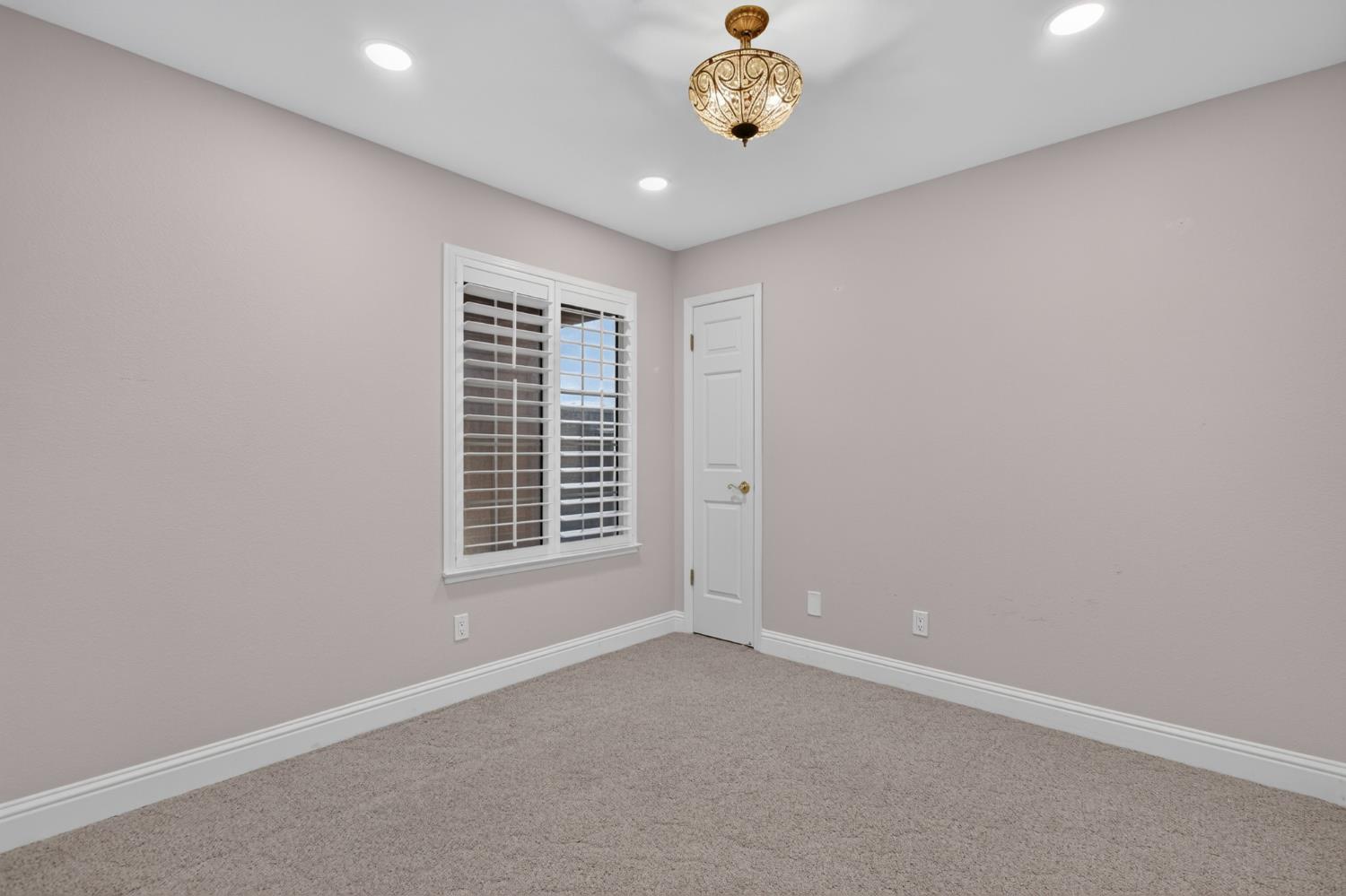 645 E Champlain #129, Fresno, CA 93730
