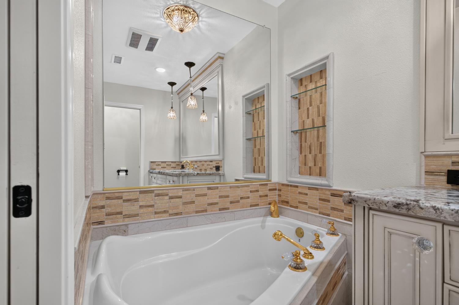 645 E Champlain #129, Fresno, CA 93730