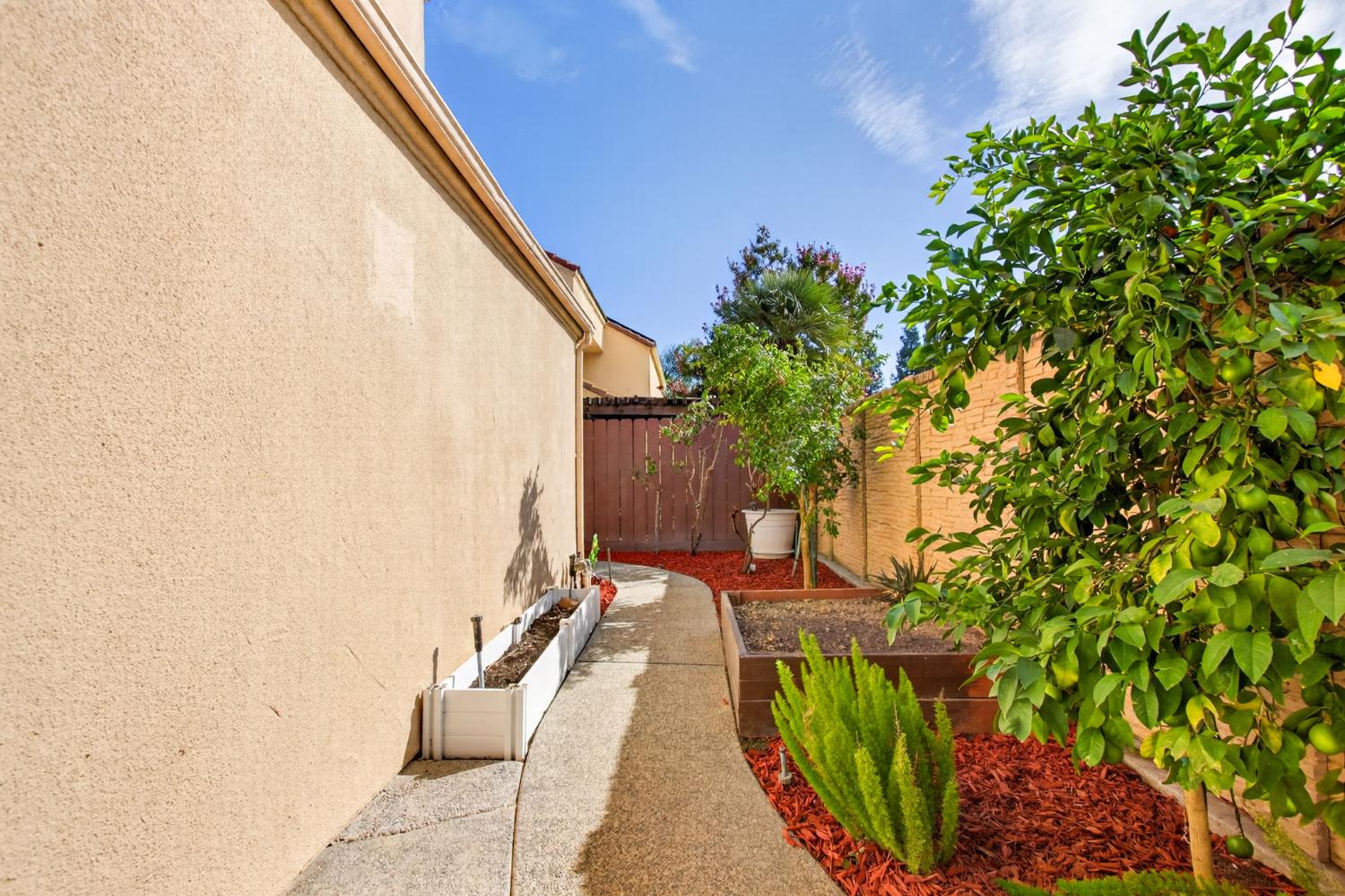 645 E Champlain #129, Fresno, CA 93730