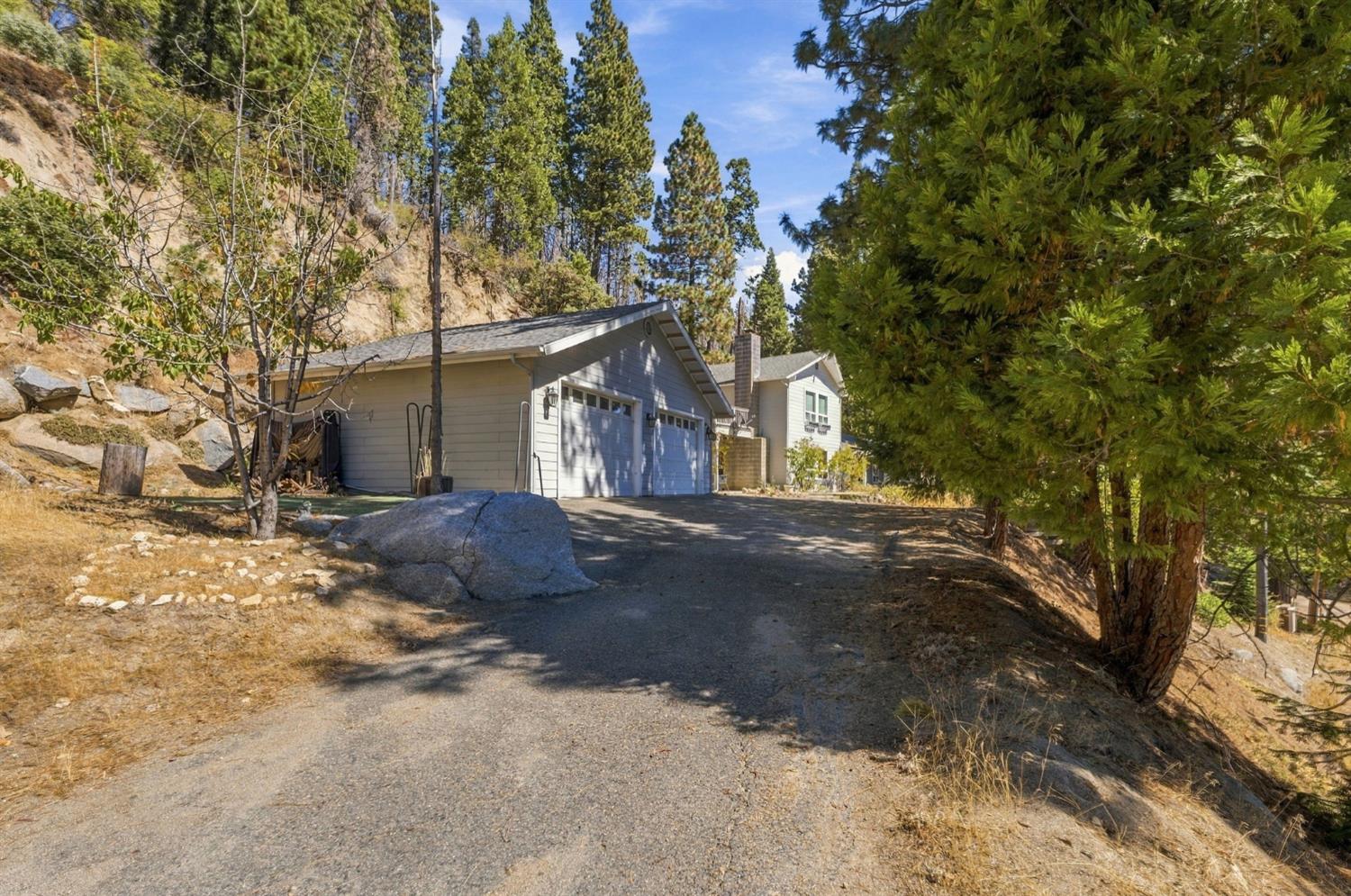 52658 Alpine Dr, Springville, CA 93265