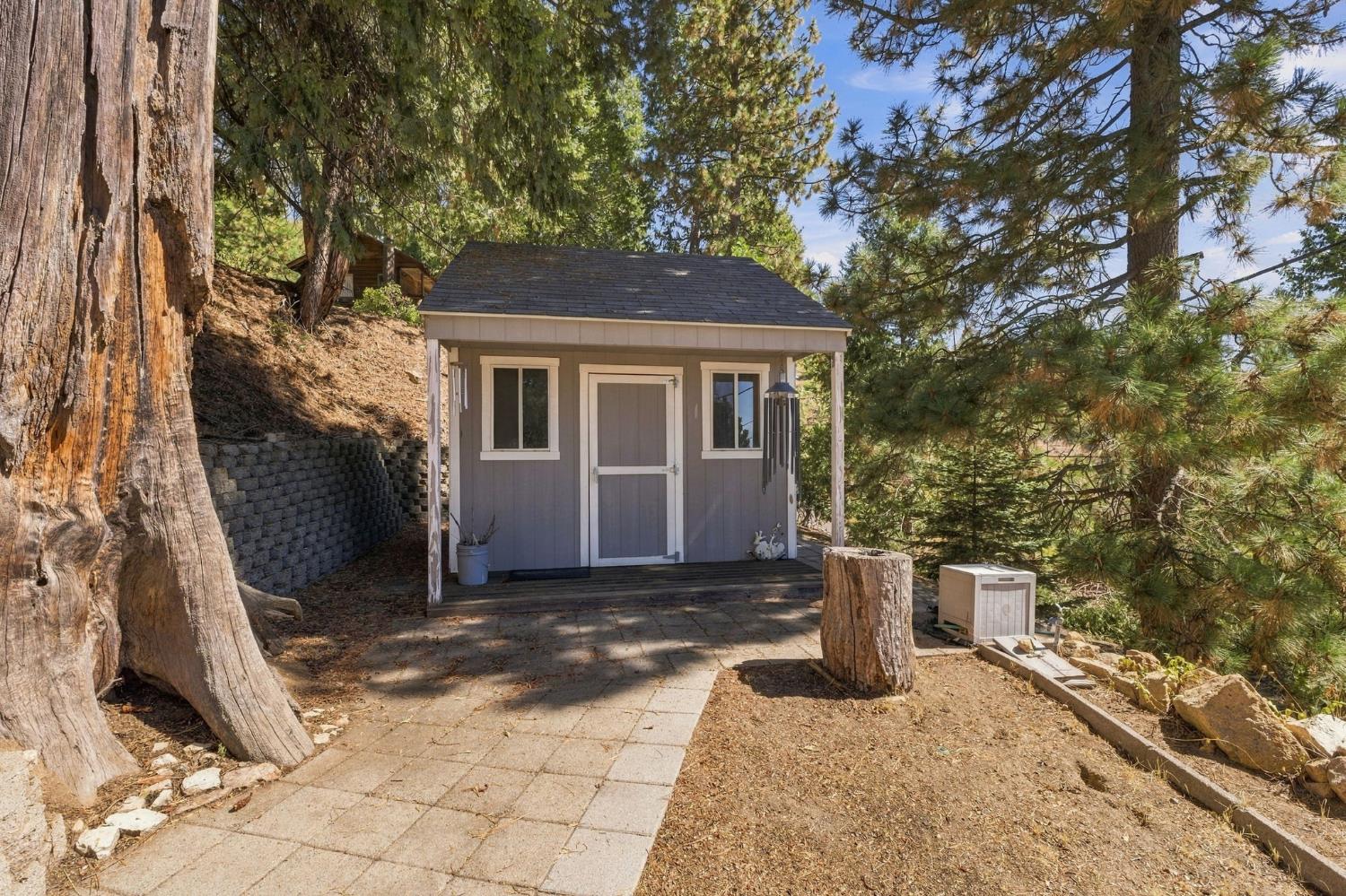 52658 Alpine Dr, Springville, CA 93265