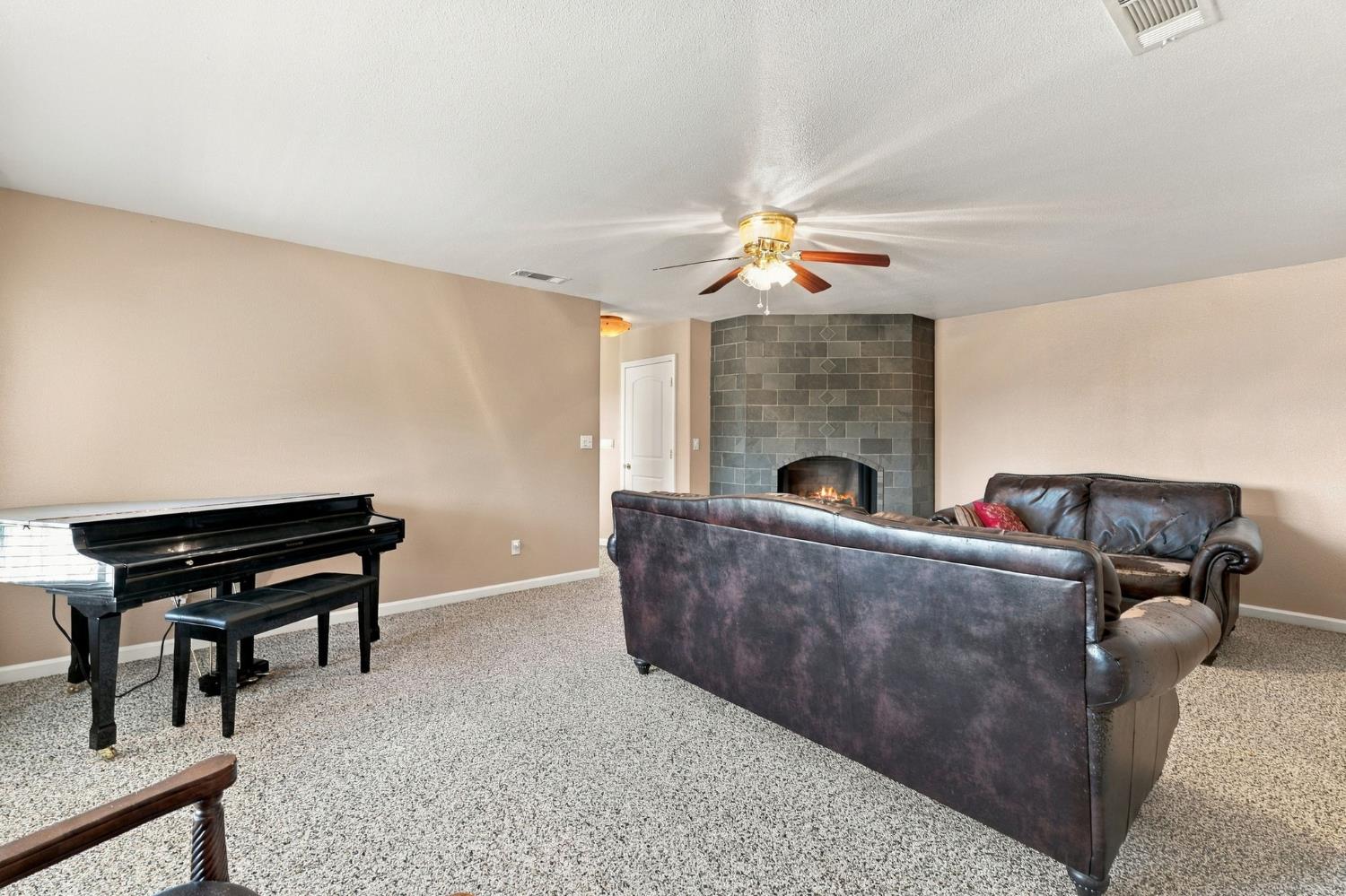 52658 Alpine Dr, Springville, CA 93265
