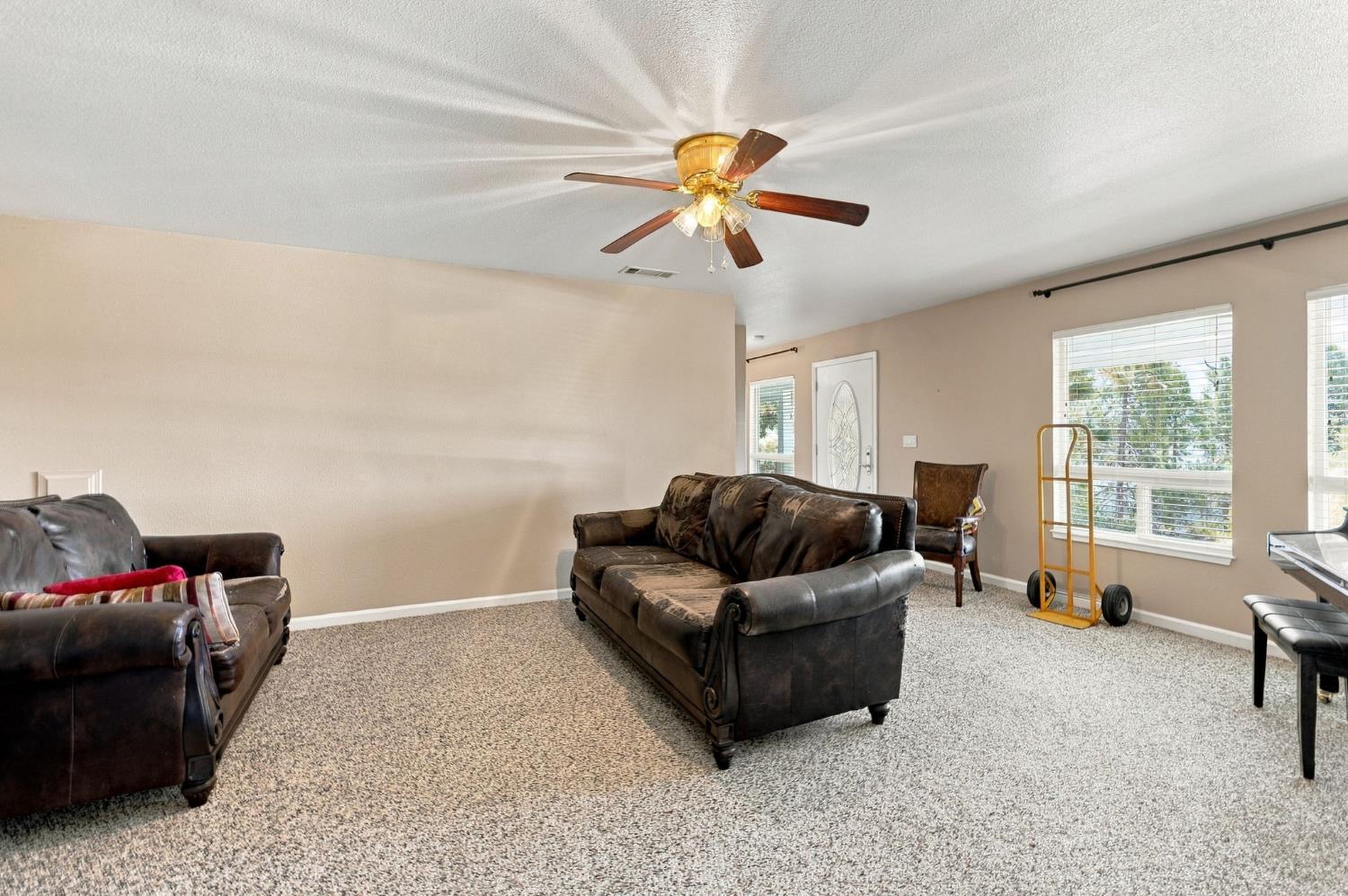 52658 Alpine Dr, Springville, CA 93265