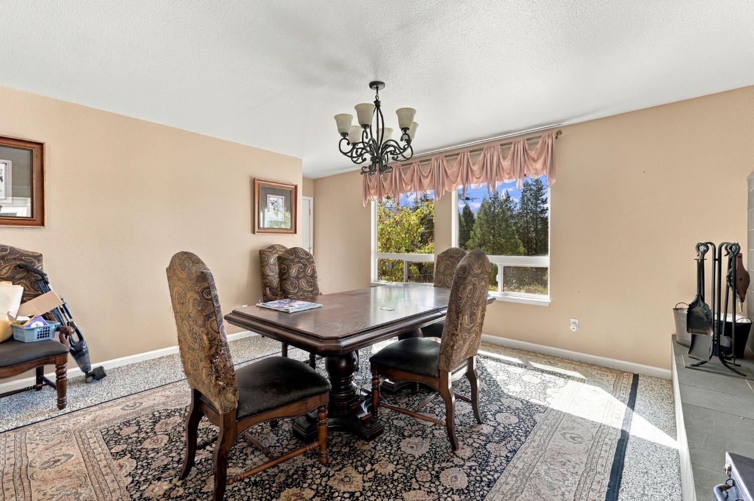 52658 Alpine Dr, Springville, CA 93265