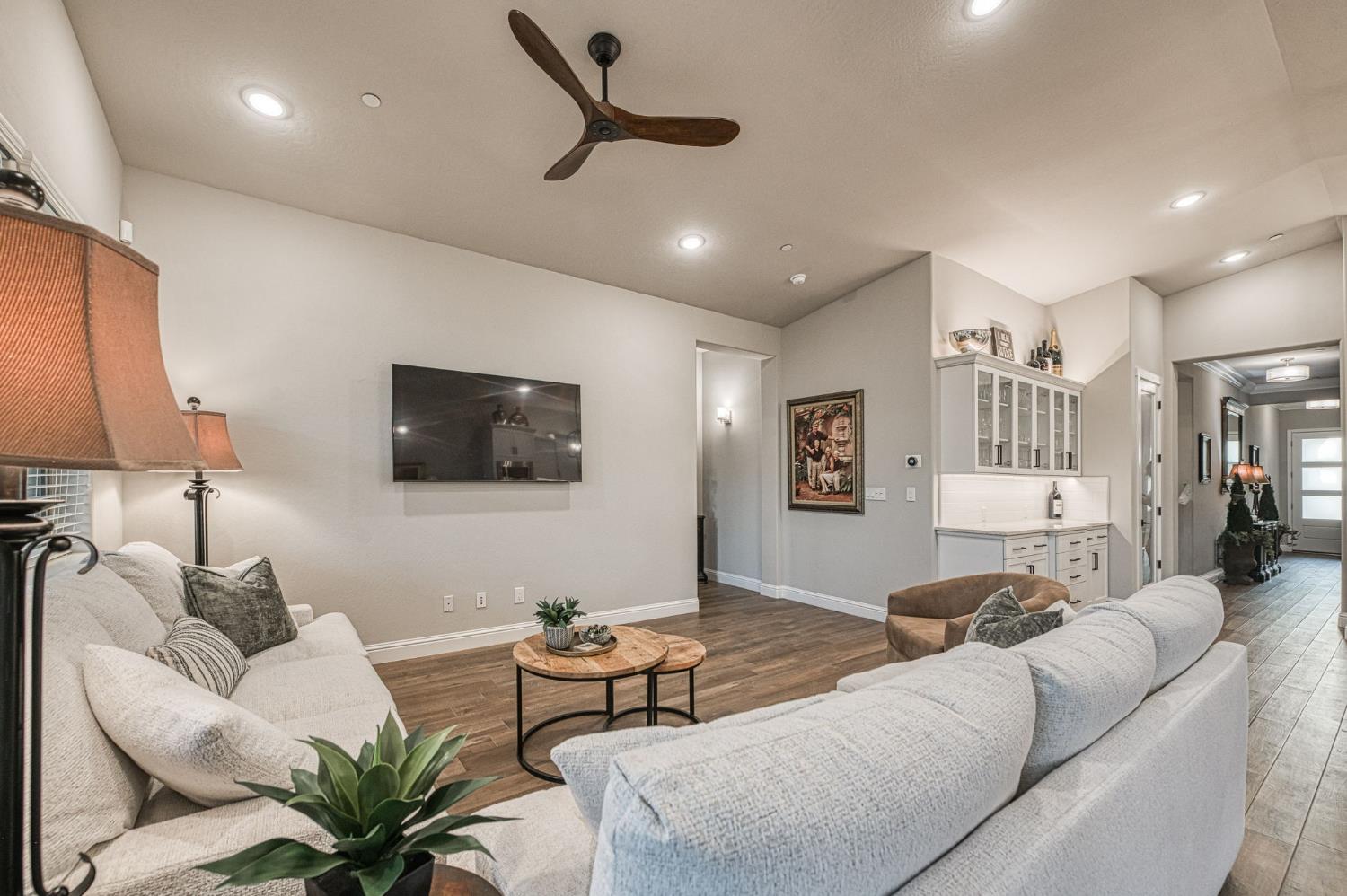 11114 N Via Rimini Dr, Fresno, CA 93730