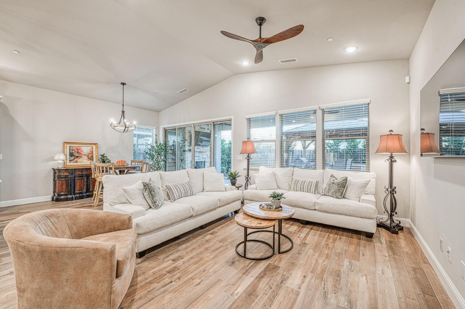 11114 N Via Rimini Dr, Fresno, CA 93730