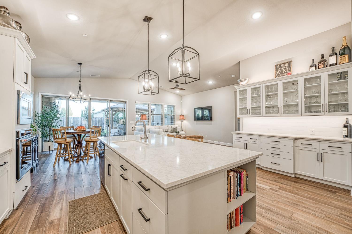 11114 N Via Rimini Dr, Fresno, CA 93730