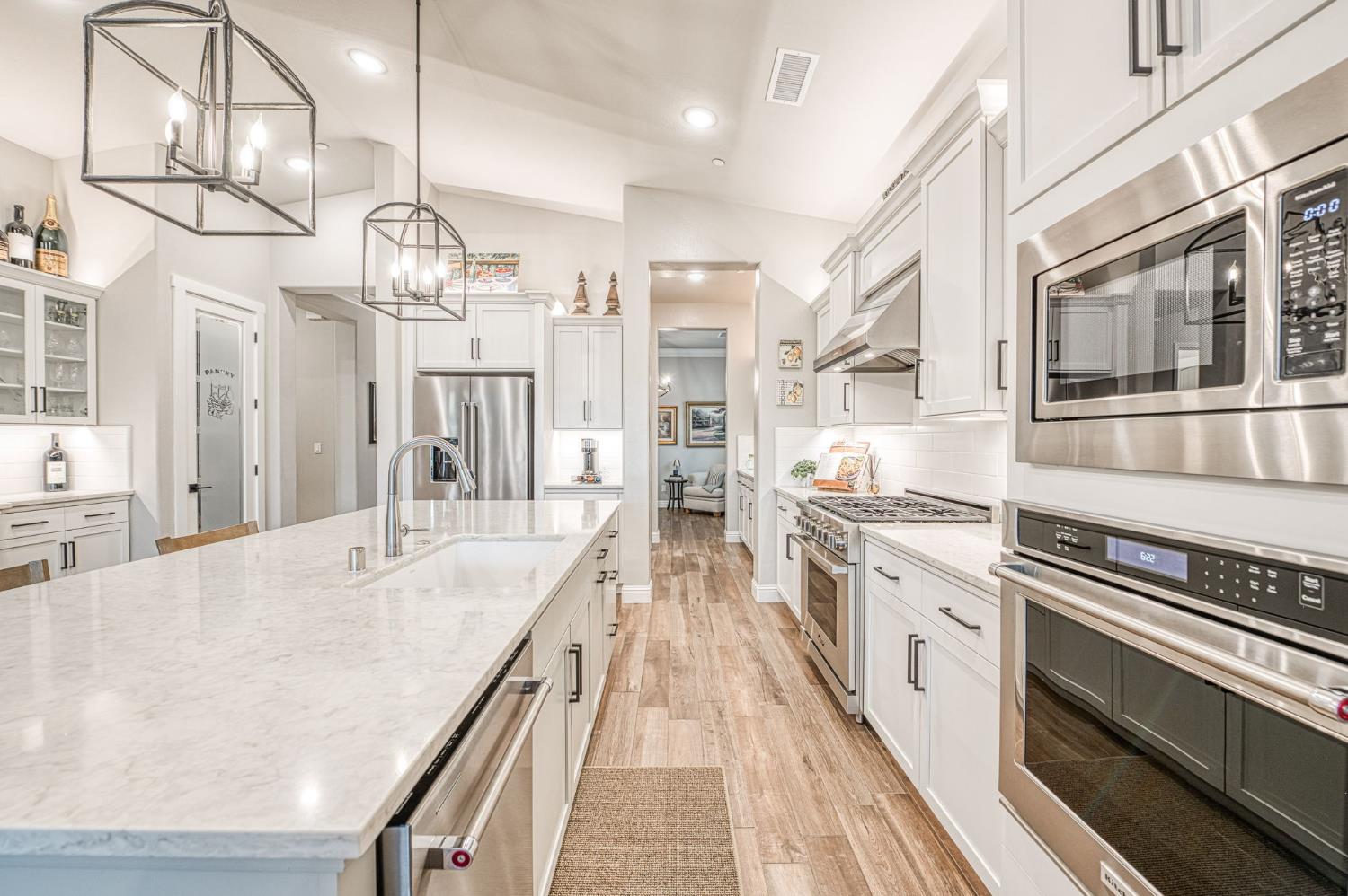 11114 N Via Rimini Dr, Fresno, CA 93730