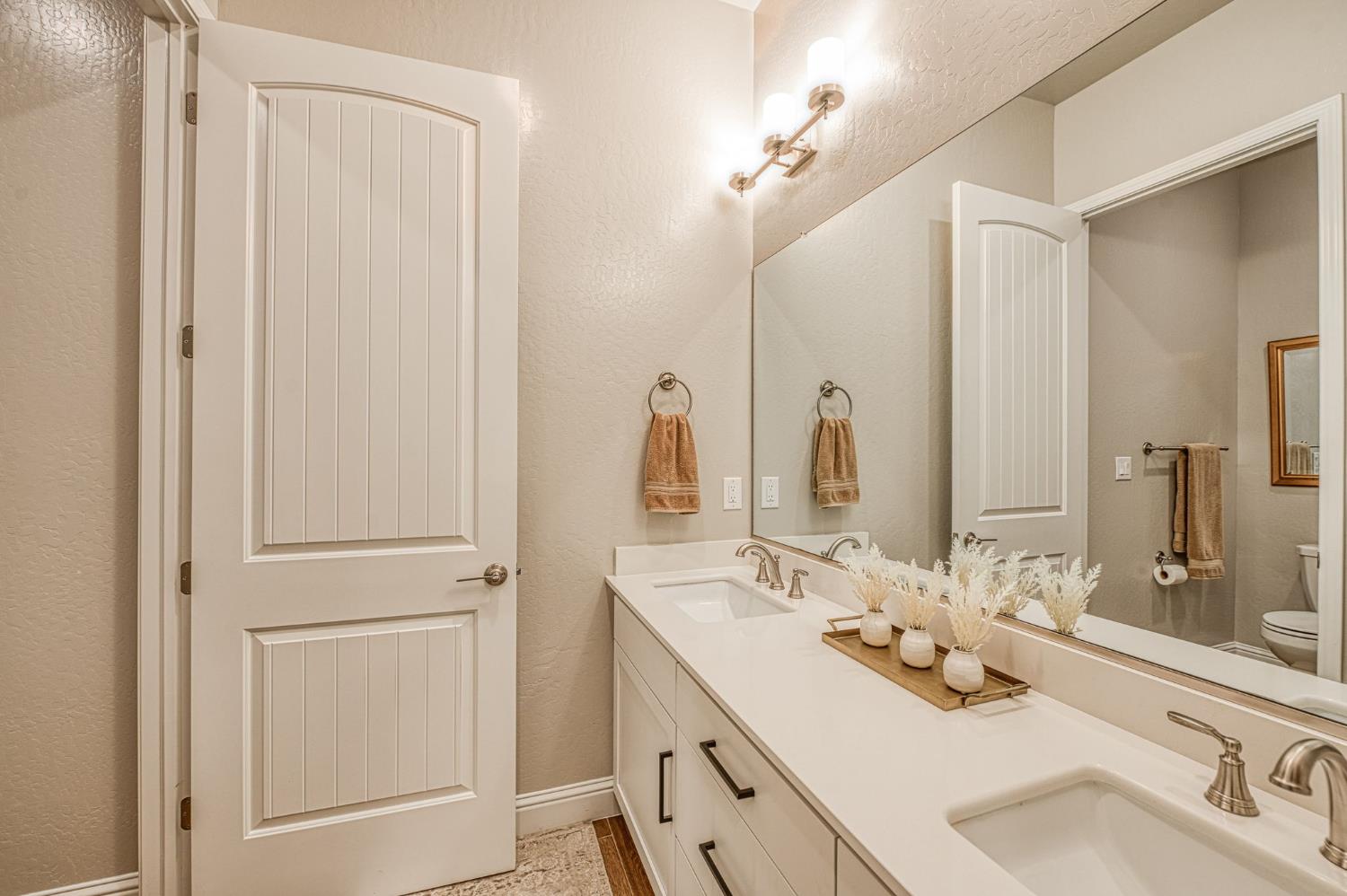 11114 N Via Rimini Dr, Fresno, CA 93730