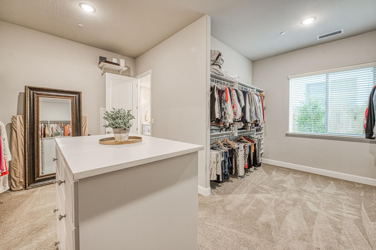 11114 N Via Rimini Dr, Fresno, CA 93730